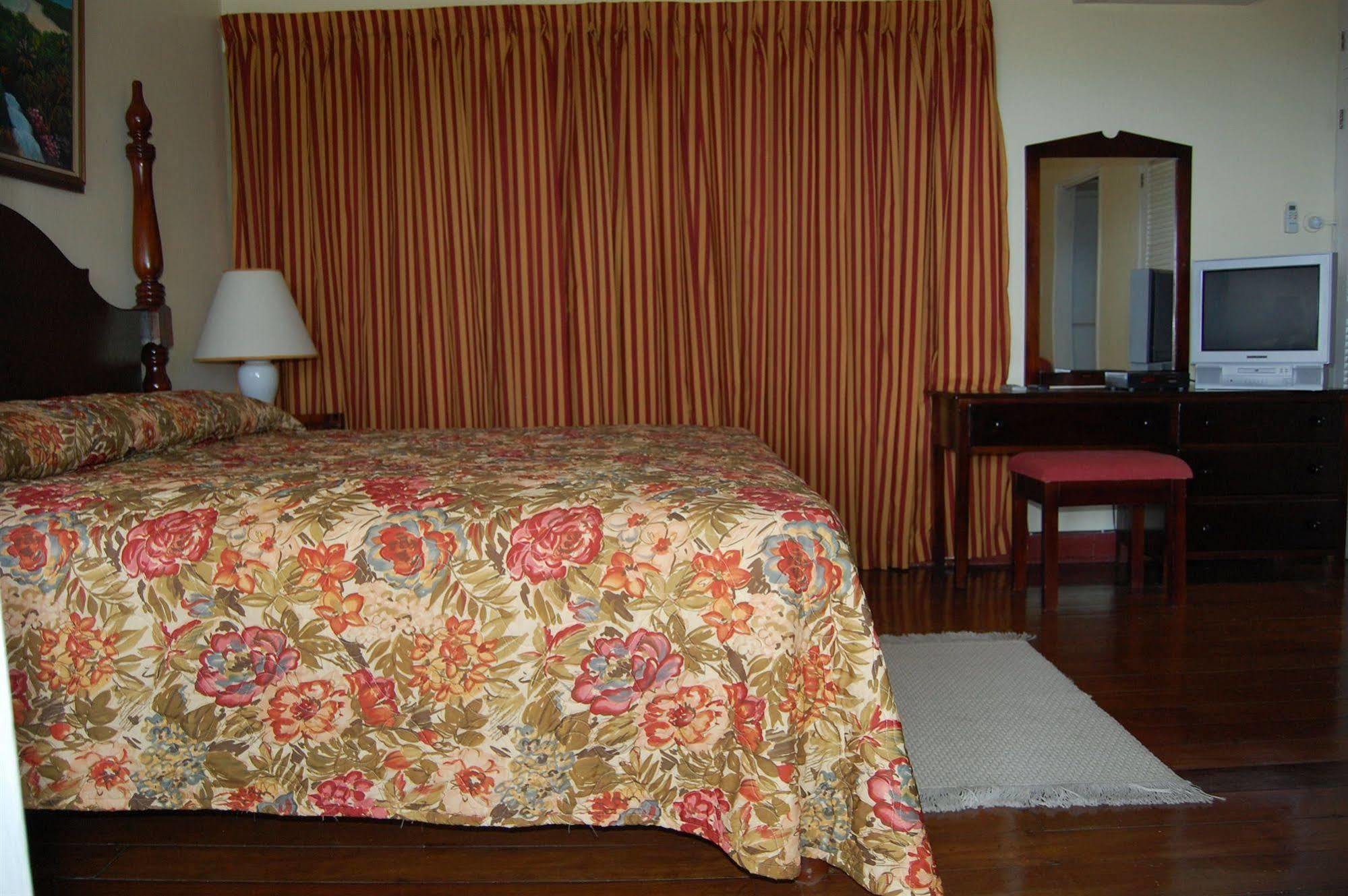 Inn At Shaw Park Gardens & Waterfalls Ocho Ríos Exterior foto
