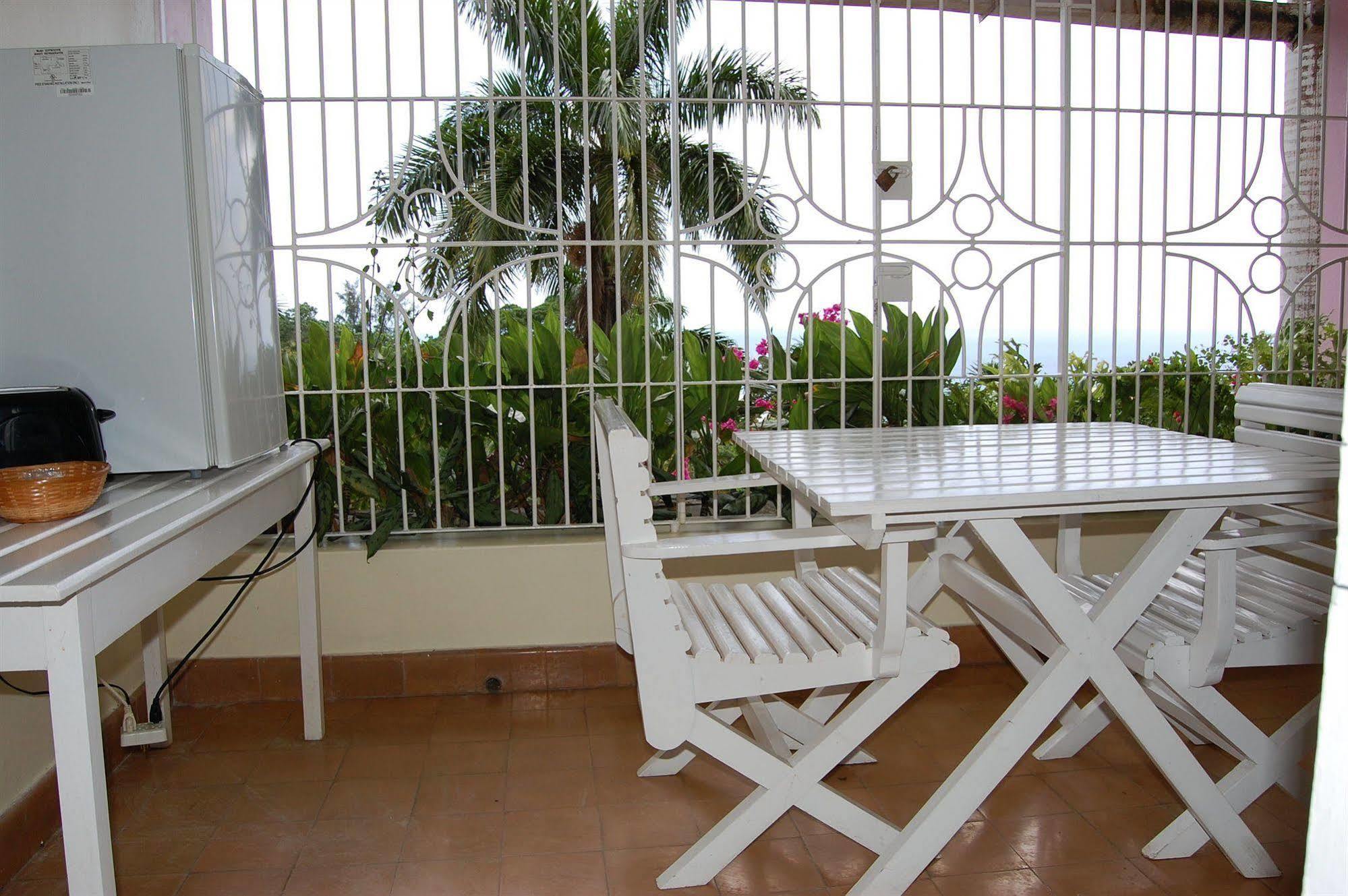 Inn At Shaw Park Gardens & Waterfalls Ocho Ríos Exterior foto